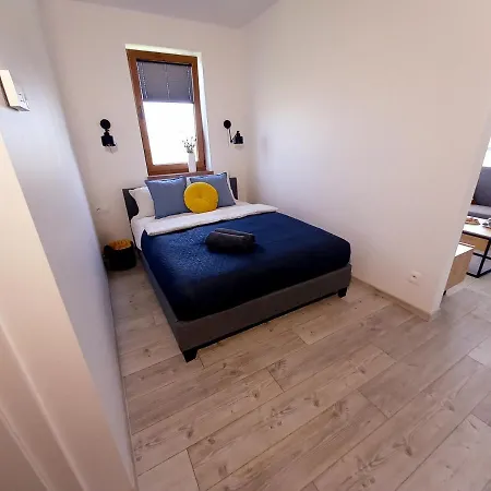 22 C Apartment