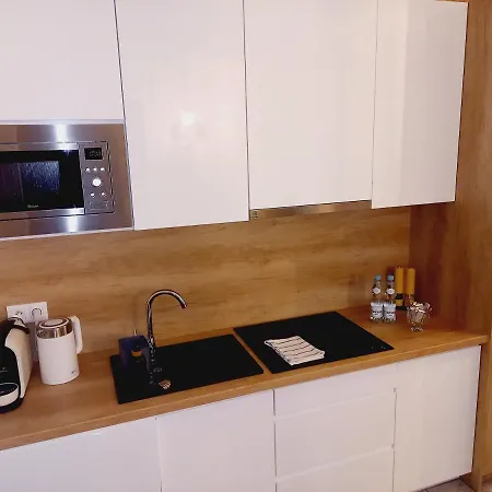 Apartment 22 C *