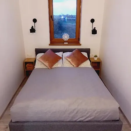 22 C Apartment *